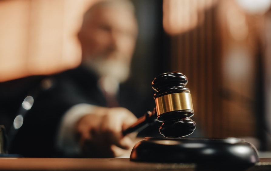 Детальніше про статтю Тримання під вартою змінено на домашній арешт в певний час доби